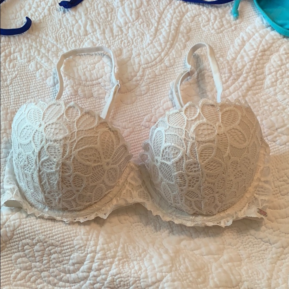 Victoria’s Secret pink bra